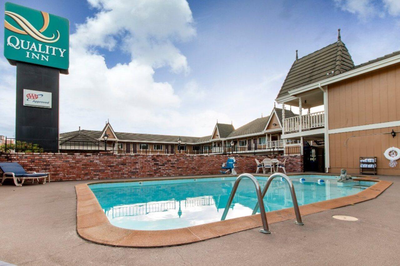 Ramada Bayside Inn & Suites Eureka Exteriér fotografie