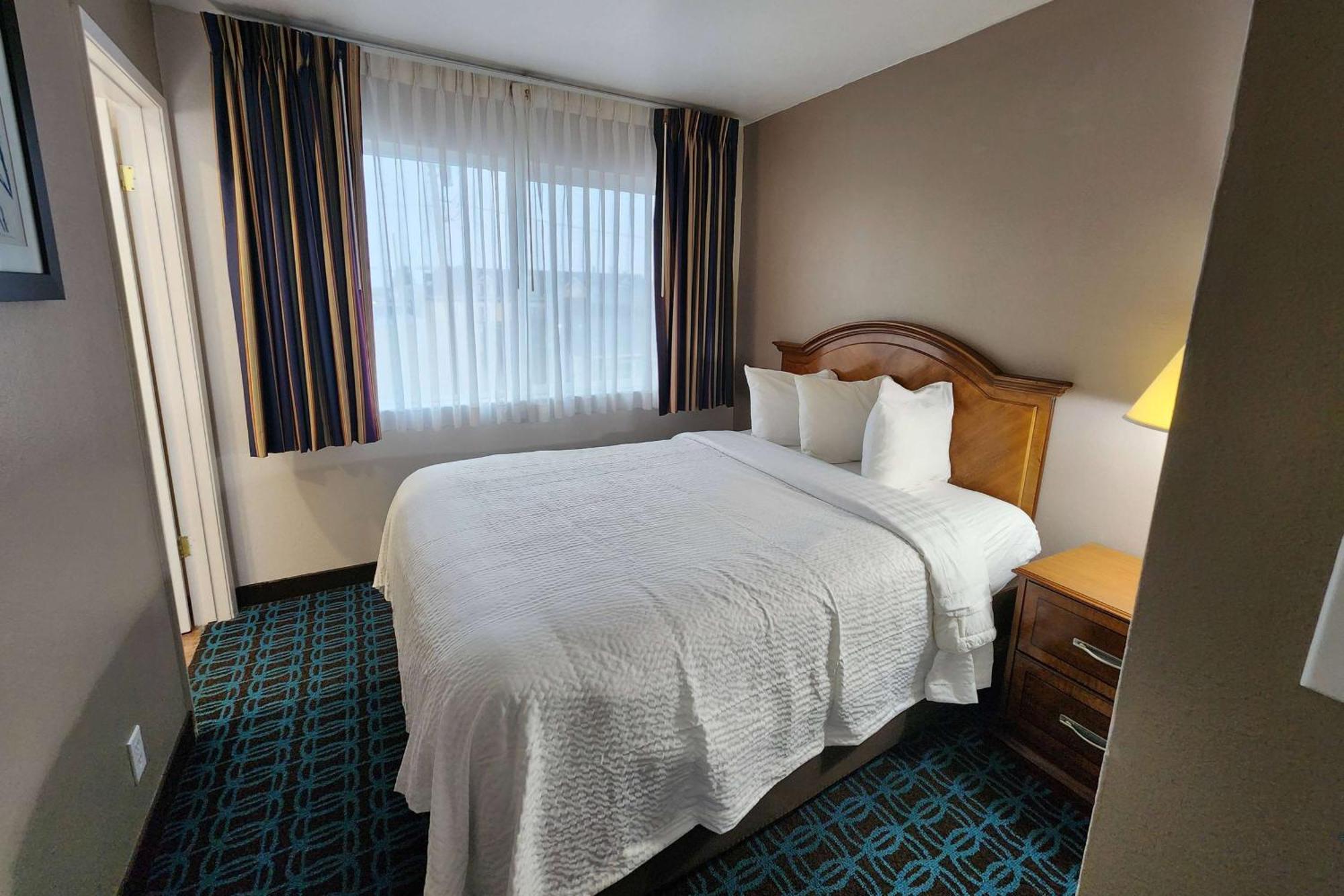 Ramada Bayside Inn & Suites Eureka Exteriér fotografie