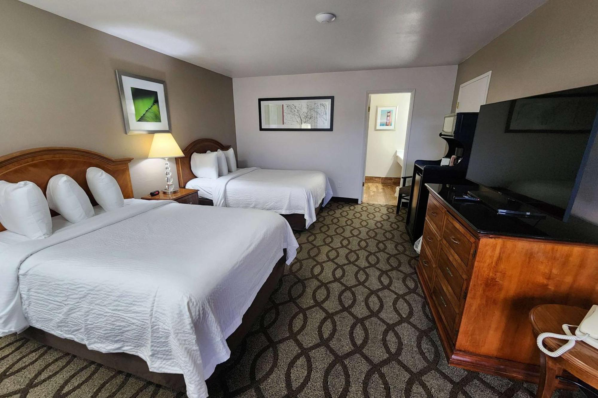 Ramada Bayside Inn & Suites Eureka Exteriér fotografie