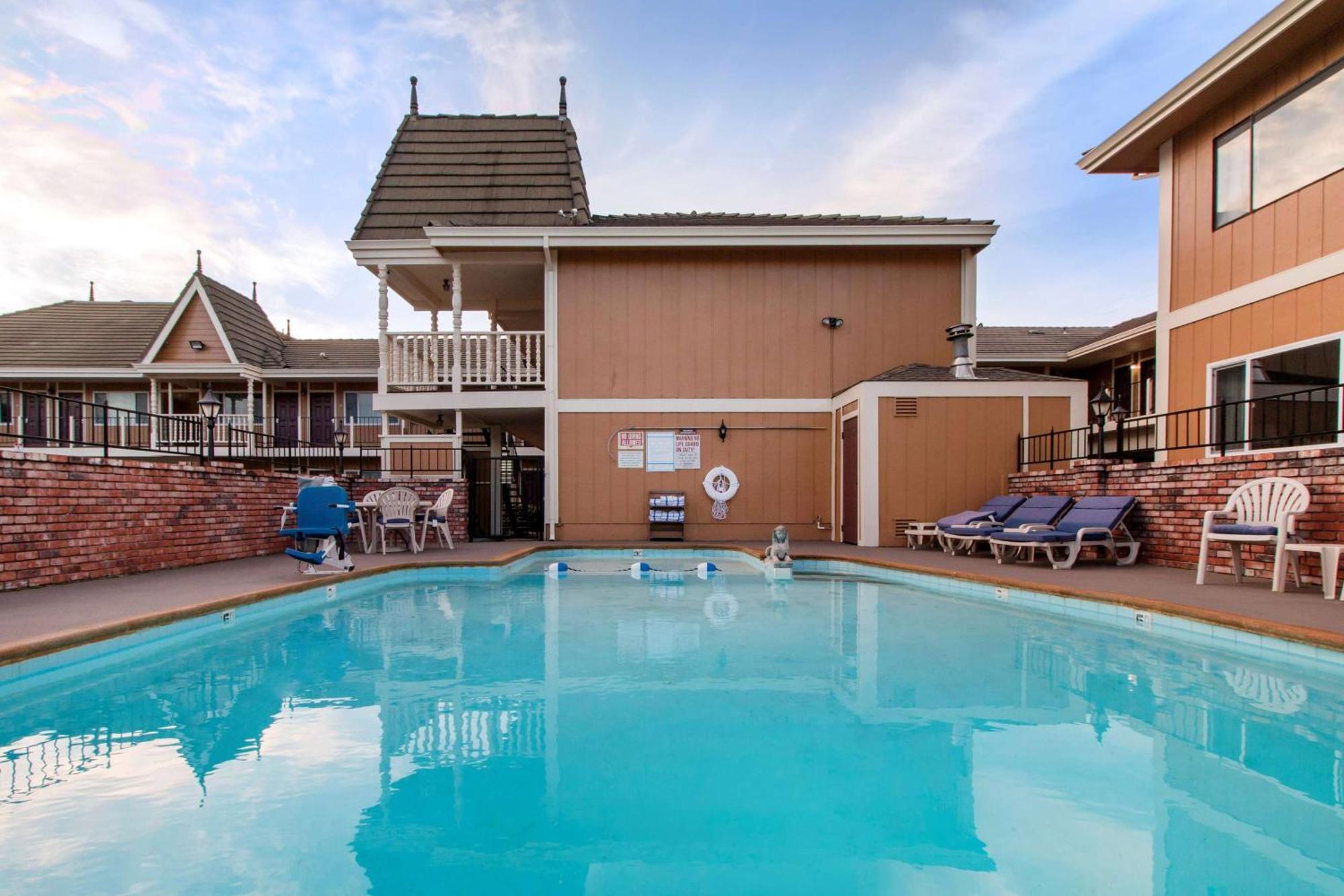 Ramada Bayside Inn & Suites Eureka Exteriér fotografie